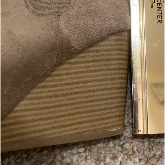 Merona Tan Suede Wedge Booties; Women’s Sz 7.5 ; Like New EUC - Picture 7 of 9